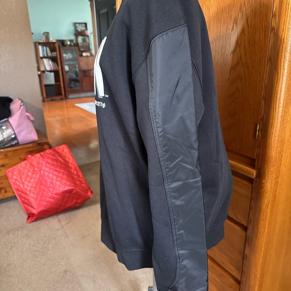 Jordan womens Black Crewneck Sweateshirt size medium - Picture 5 of 7